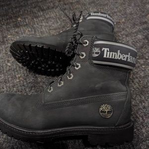 Woman’s 7.5 Timberland “Premiums”